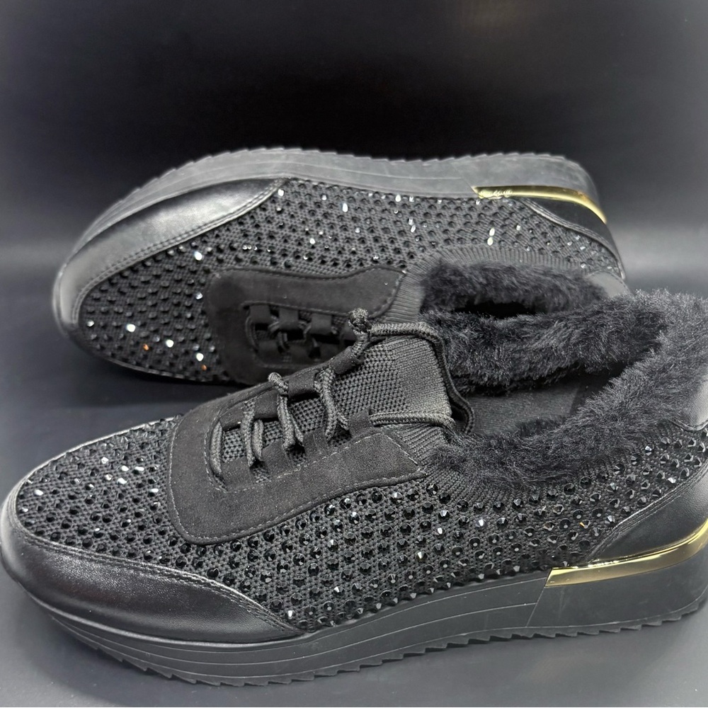 Kenneth Cole Reaction Black Sneakers with Gold Detail